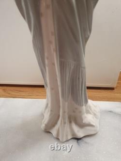 Large Lladro Nao Lady With Shawl And Fan H31cm X W12cm Vgc