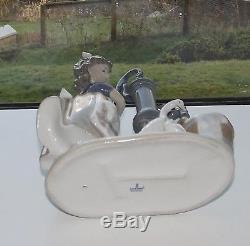Large Lladro Porcelain Figurine Summer On The Farm 5285, Girl at Water Pump