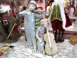 Large Lladro Porcelain Nao Figure of Street Musicians painted Spain #0684