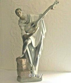 Large Lladro Troubadour In Love Man Mandolin Figure. Model No/4699, Alfredo Ruiz