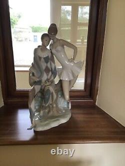 Large Lladro ballerina and jester centrepiece
