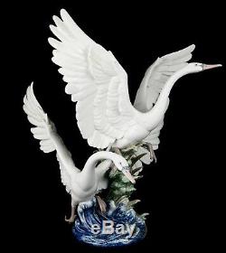 Large Lladro -swans Take Flight- Prestige Figure Model 5912 Duck Goose Bird Pond