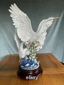 Large Lladro -swans Take Flight- Prestige Figure Model 5912 Duck Goose Bird Pond