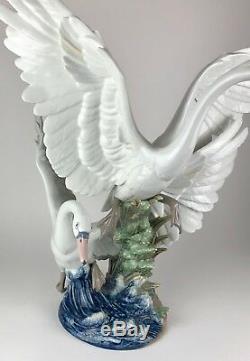 Large Lladro -swans Take Flight- Prestige Figure Model 5912 Duck Goose Bird Pond