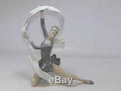 Large NAO by LLADRO'Ballerina with Veil' Porcelain Figurine (2000185) VGC