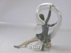 Large NAO by LLADRO'Ballerina with Veil' Porcelain Figurine (2000185) VGC