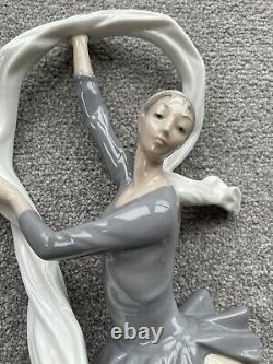 Large Nao Lladro Dancer With Veil Figurine / Figure