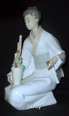Large Nao THE DECORATOR Geisha Lady # 1276 Figure Made in Spain by Lladro