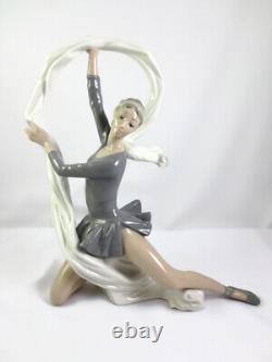 Large Porcealin Dancer with Veil Ballerina Figurine Nao by Lladro 2000185