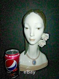 Large Vintage Lladro Bust of Spanish Maja Girl 4668