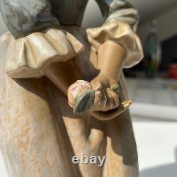 Large figurine girl with a dog Nao Lladro Spain porcelain