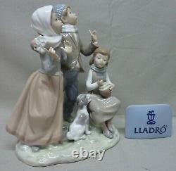 Lladro #1239 Christmas Carol Issued 1973 Retired In 1981 10 Tall