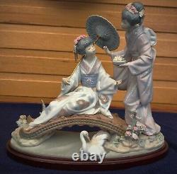 Lladro 1445 Springtime in Japan Two Geisha Girls on Bridge. Crane Under Bridge