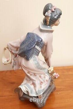 Lladro 1448 MICHIKO Geisha with Flower Basket Perfect