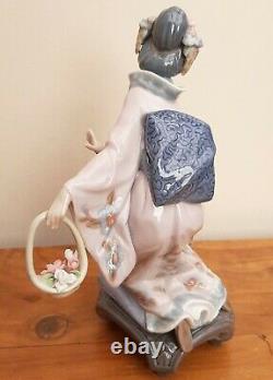 Lladro 1448 MICHIKO Geisha with Flower Basket Perfect