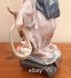 Lladro 1448 MICHIKO Geisha with Flower Basket Perfect