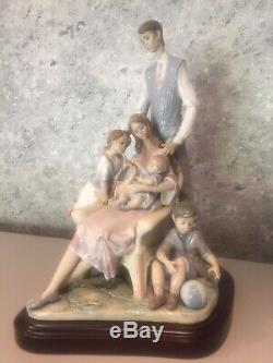 Lladro 1805 Portrait Of A Family No. 877 Piece Excellent Condition