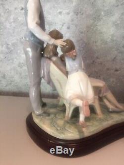 Lladro 1805 Portrait Of A Family No. 877 Piece Excellent Condition