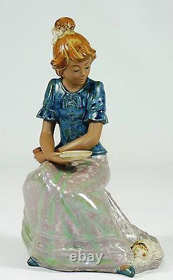 Lladro 20cm Size. Figurine Ceramic Figurine Ceramic-Nao-Girl with Dog-Spain