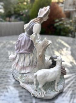 Lladro 4760 Rest in the Country Vintage Porcelain Figurine EXCEPTIONALLY RARE