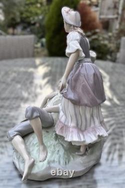 Lladro 4760 Rest in the Country Vintage Porcelain Figurine EXCEPTIONALLY RARE