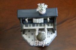 Lladro 5462''Practice Makes Perfect'' Porcelain Figurine
