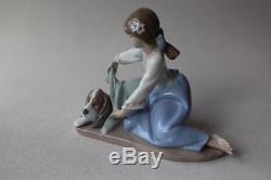 Lladro 5688'Dog's Best Friend' figurine Girl covering Dog with blanket