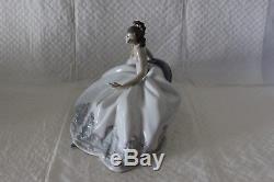 Lladro 5859 At The Ball Figure