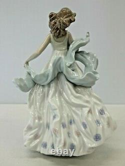 Lladro 6193 Summer Serenade 1995 Figurine in Original Box 12 tall Immaculate