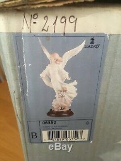 Lladro 6352 Guardian Angel Porcelain Figurine Glazed Limited Edition 2199/4000