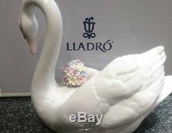 Lladro #6758 DRIFTING THROUGH DREAMLAND Figurine 010.06758 Very Rare