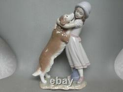 Lladro 6903 A Warm Welcome Young Girl And Her Dog