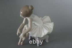 Lladro 8125 Little Ballerina Figure VGC