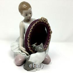 Lladro 8572 A PURR-FECT REFLECTION Ballerina With Cat And Mirror Gloss Figurine