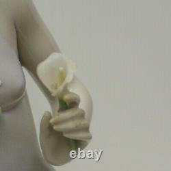 Lladro A Touch of Class Beautiful Figurine 5377 Small Damage Rare Retired