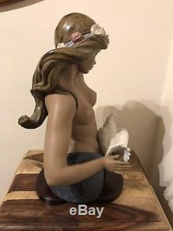 Lladro A Tribute To Peace (01012150) Large Figurine