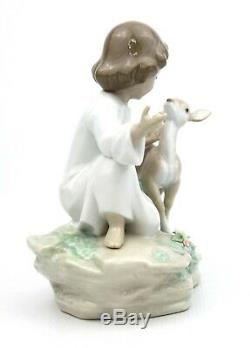 Lladro And The Little Child Shall Lead Them Figurine 6928 Retired 2003-07