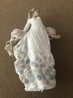 Lladro Ballerina Flowers Porcelain Figurine Made In Spain