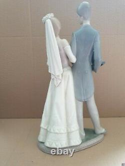 Lladro Bride and Groom 1404 Wedding Large Figurine 12 tall perfect