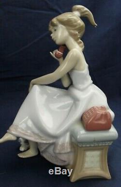 Lladro CHIT CHAT girl on the phone with her dog Model 5466 RRP £275