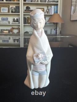 Lladro Children's Nativity, Kneeling Girl with Gift, Bisque Porcelain Vintage