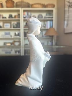 Lladro Children's Nativity, Kneeling Girl with Gift, Bisque Porcelain Vintage