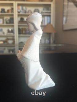 Lladro Children's Nativity, Kneeling Girl with Gift, Bisque Porcelain Vintage