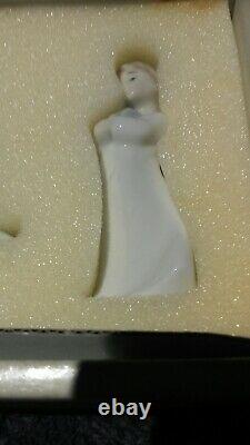 Lladro Christmas Day 3 figure Set Bery Old Ultra Rare. In brand new condition. COA