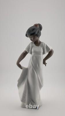 Lladro Collection # 01374 Nao Little Sweetheart Original Box