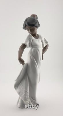 Lladro Collection # 01374 Nao Little Sweetheart Original Box
