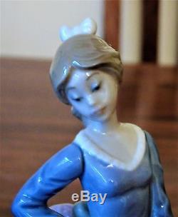 Lladro Damisela with parasol 5212 MINT & BOXED. SUPERB! REDUCED for quick sale