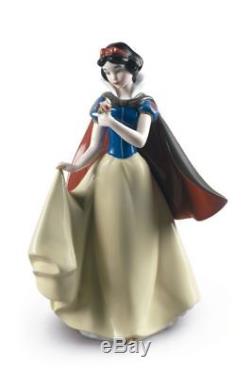 Lladro Disney Porcelain Figurine Snow White 01009320