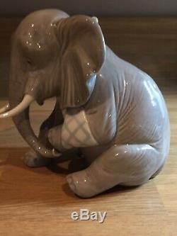 Lladro Elephant With Arm In A Sling