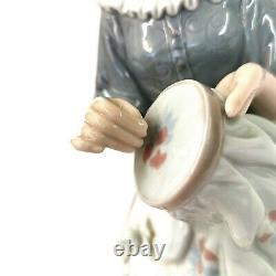Lladro Embroiderer 48658 Lady Sewing Vintage Retired Salvador Furio